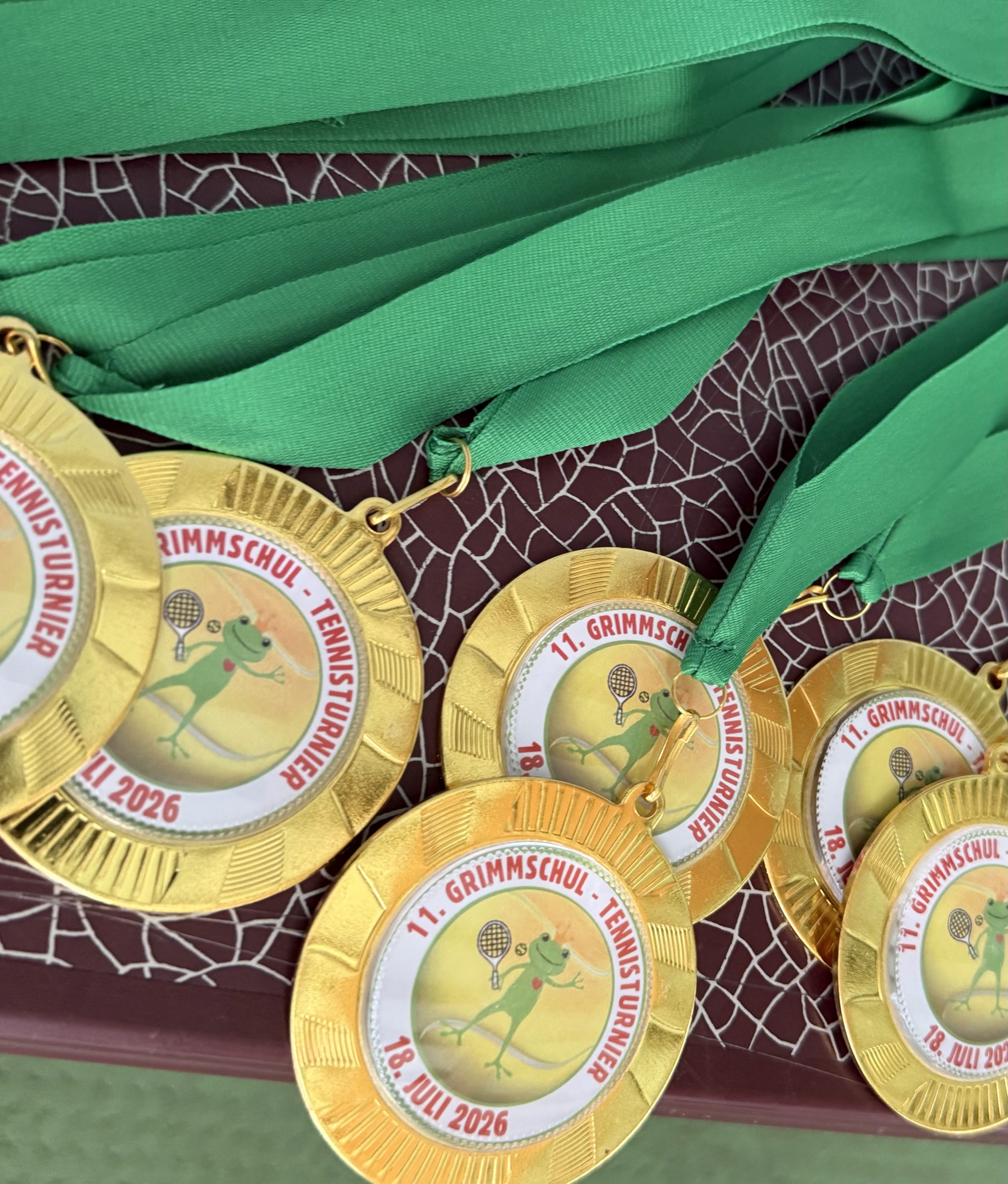 Goldene Medaillen des 11. Grimmschul-Tennisturniers